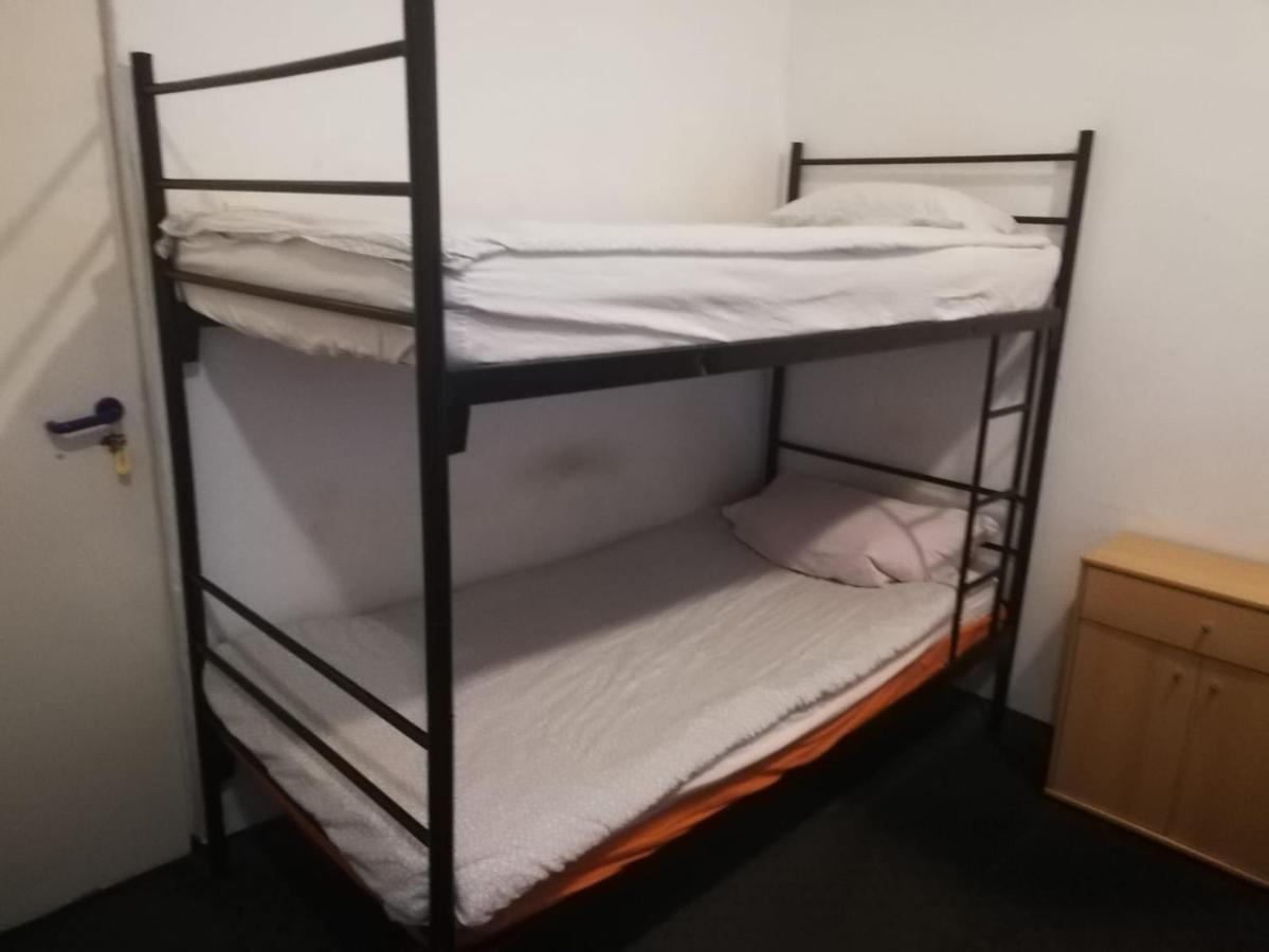 זילונקה Hostel מראה חיצוני תמונה